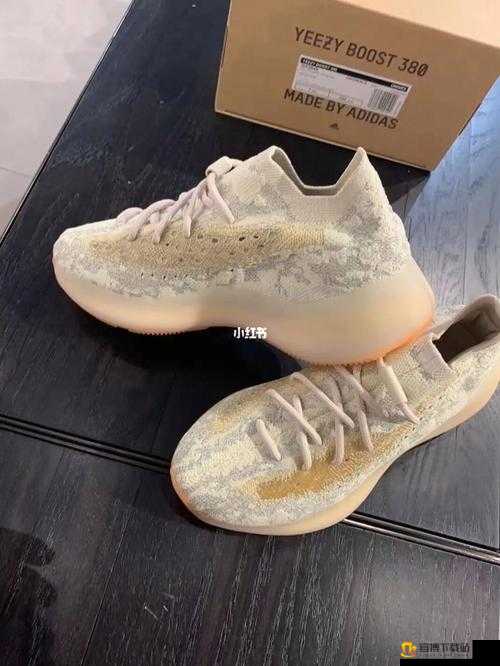 Yeezy-380蜜桃粉与白色：时尚新体验